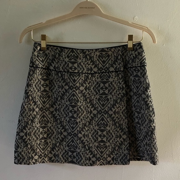 H&M wrap skirt, size 8 mini length - Picture 2 of 9